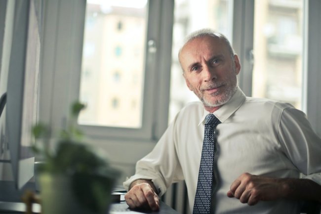 пожилой мужчина