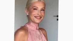 Модель из России без макияжа стала похожа на Памелу Андерсон в соцсетях