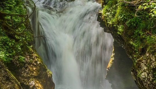 Самый высокий водопад открылся в горах Сочи