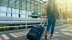 Свыше 375 тысяч москвичей не могут выехать за границу из-за долгов перед Новым годом