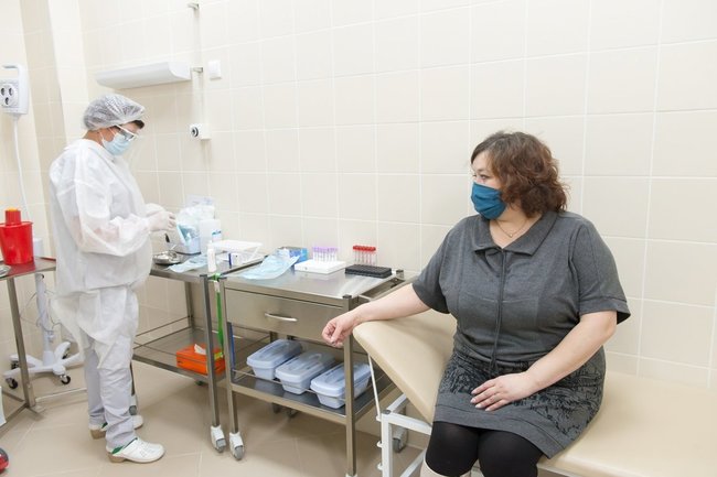 Омский губернатор высказался о вакцинации от коронавируса