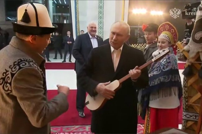 Владимир Путин / Киргизия