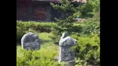 «Чисто фановая история»: в московском парке объяснили «назидательные» надгробия для детей