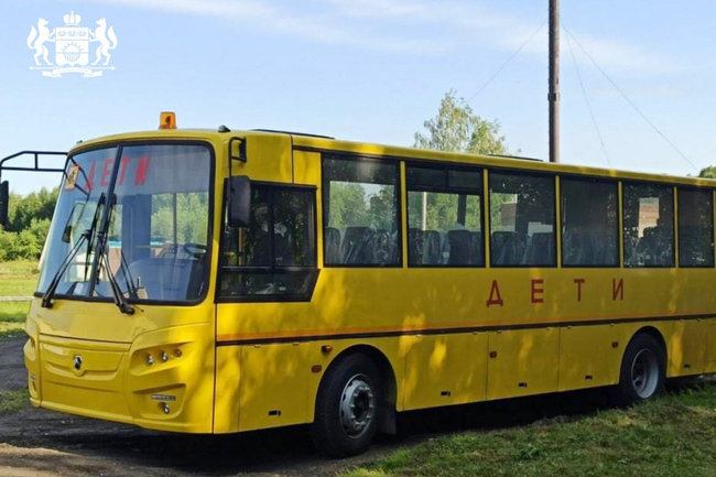 В Тюменской области перевернулся школьный автобус