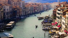 Определены ключевые туристические ловушки в известных странах мира