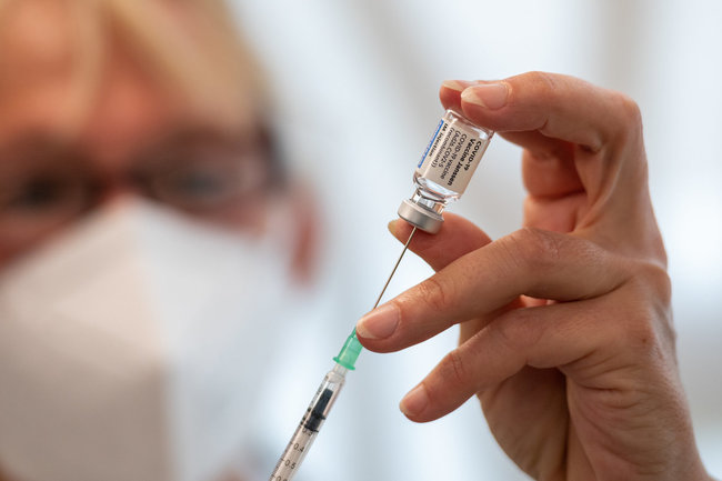 Больше 150 тысяч человек в Хакасии завершили вакцинацию от COVID-19