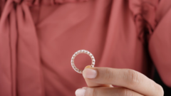 Мужчина обнаружил обручальное кольцо своей жены, пропавшее 48 лет назад