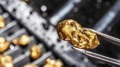 Bloomberg: Россия может занять позицию мирового лидера в золотодобыче к 2026 году