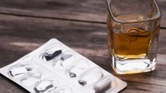 Профессор Плоскирева рассказала о несовместимости антибиотиков и алкоголя