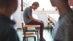 Почему люди испытывают одиночество, несмотря на наличие друзей