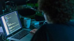 Новый метод мошенничества: россияне должны быть на чеку перед 23 Февраля