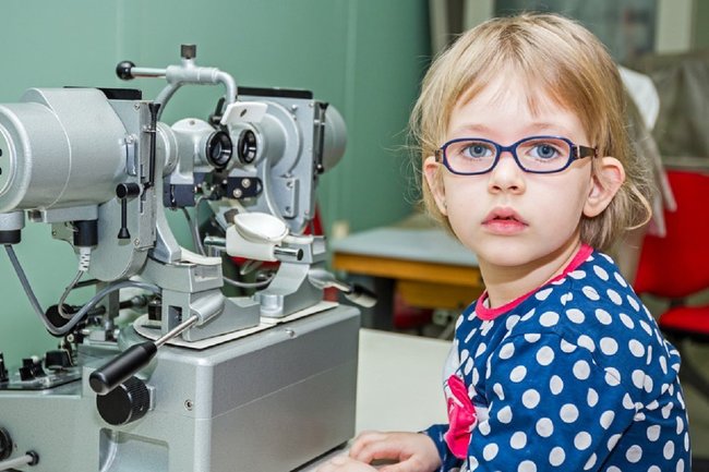 В Муравленко детский кабинет охраны зрения оснастили спецаппаратурой