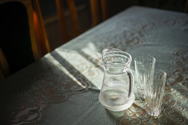 Диетолог развеяла миф о вреде питья во время еды