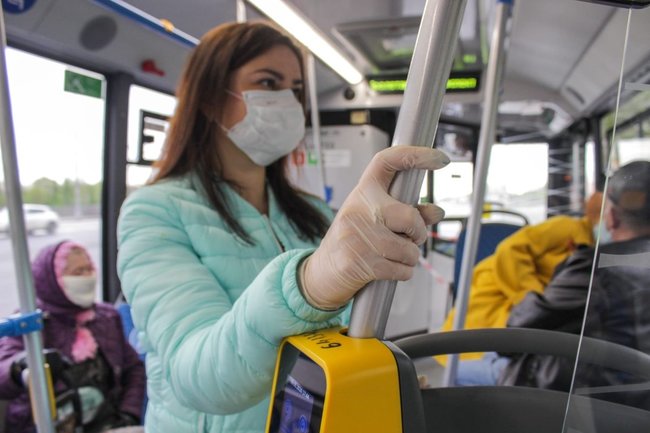 маска перчатки транспорт автобус коронавирус 