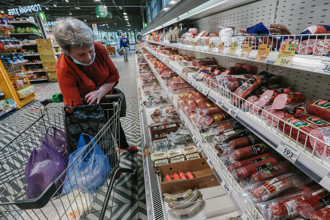 Насколько прожиточный минимум в России отстал от продуктовой корзины