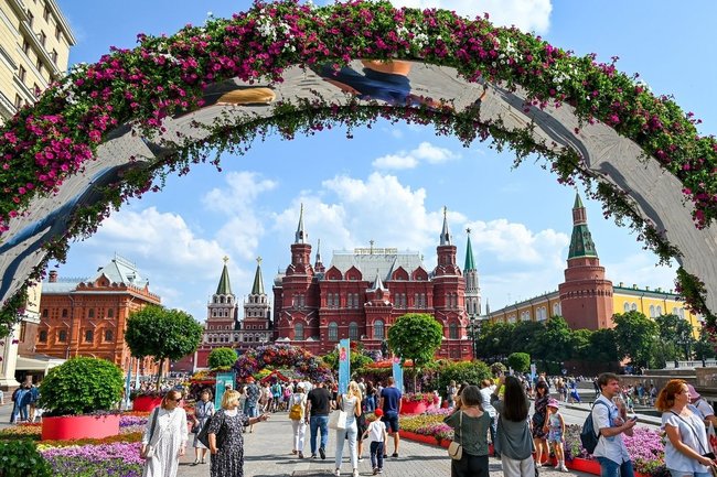 Москва Красная площадь Кремль лето весна турист туризм