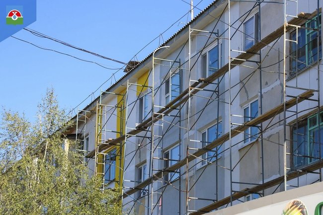В Надыме подрядчики исправят недостатки отделки фасадов домов
