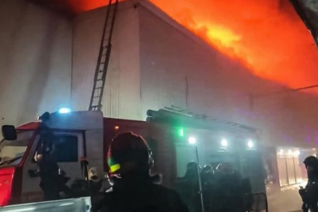 Пожар на Вернисажной улице в Москве