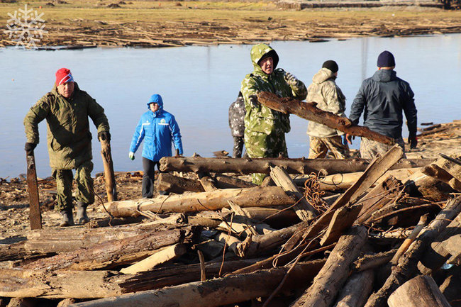 На Ямале эковолонтеры приступили к очистке притоков Оби