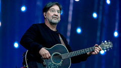 Юрий Шевчук, лидер группы ДДТ, признал, что его основной заработок исходит от продаж музыкальных альбомов