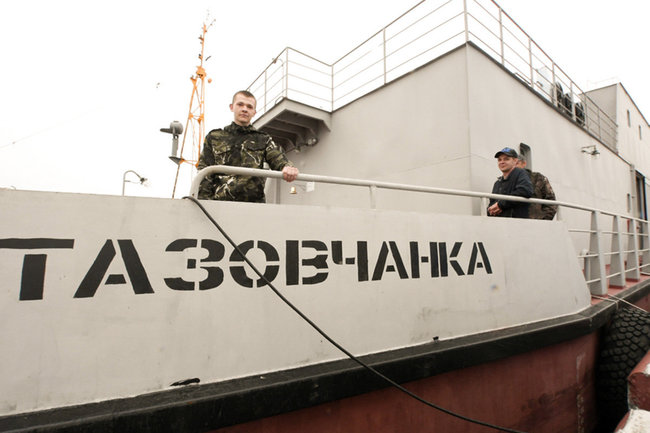 В Салехард прибыло новое рефрижераторное судно «Тазовчанка»