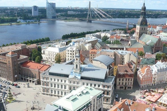 Латвия прекращает выдачу ВНЖ россиянам до следующего лета