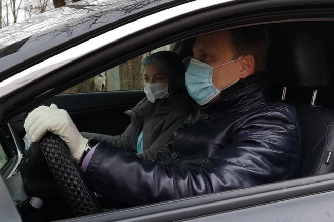 Депутат Госдумы Игорь Игошин помогает участковому терапевту быстро добраться до пациентов