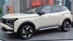 На ПМЭФ «АвтоВАЗ» представил усовершенствованный внедорожник и спортивный автомобиль