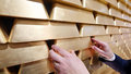 золото слитки слиток золотовалютные резервы золотовалютный резерв