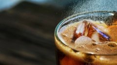 Кардиохирург предостерегает о вреде «жидкой смерти»