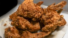 Крылышки в секретном соусе на сковороде