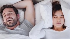 Доктор Гаврилов указал на пагубное воздействие храпа мужчин на слух женщин