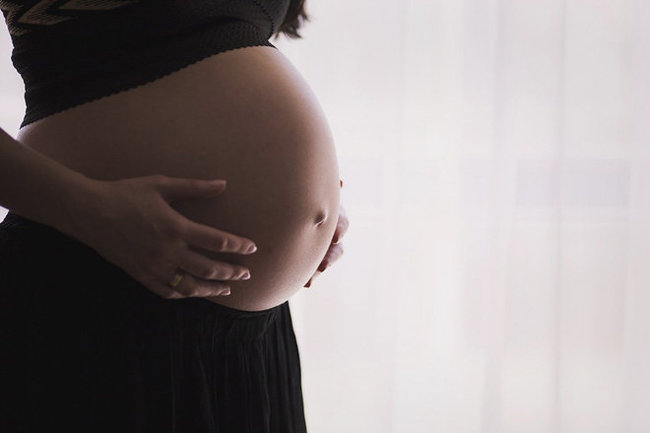 Беременная с подозрением на коронавирус пожаловалась на отсутствие помощи