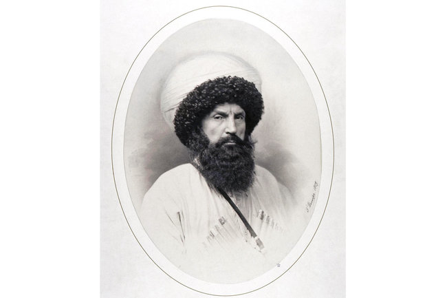 Предводитель кавказских горцев, в 1834 году признанный имамом теократического государства — Северо-Кавказский имамат, в котором объединил горцев Западного Дагестана и Чечни.