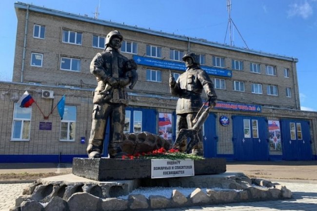 В Ангарске появился памятник пожарным-спасателям