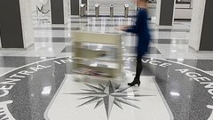 Песков заявил о положительных моментах в контактах разведок России и США