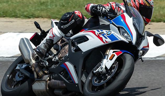 BMW S1000RR слайд