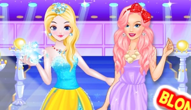 Блондинка и рыжая: модное шоу